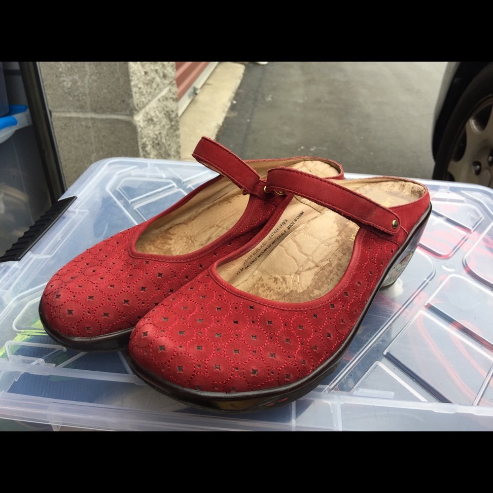J-41 red Mary Jane leather floral Strappy Sandals